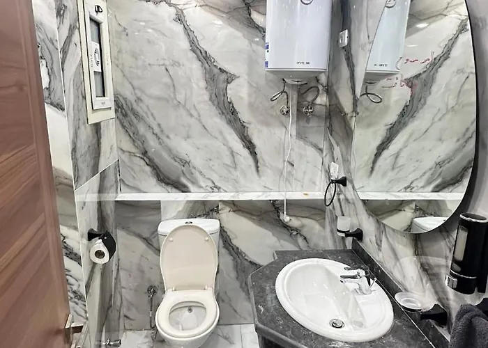 1 Bedroom With Private Rooftop In Hills Aqua Apartment