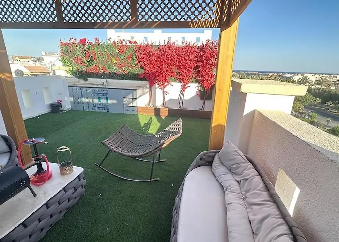 Apartment 1 Bedroom With Private Rooftop In Hills Aqua *