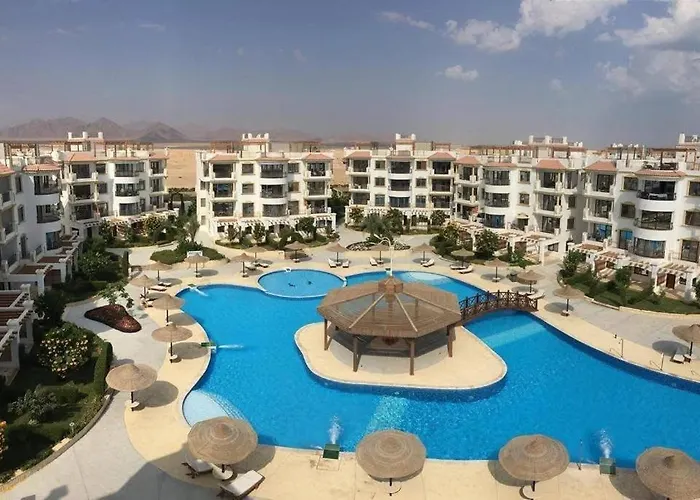 1 Bedroom With Private Rooftop In Hills Aqua